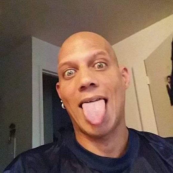 Meet your Posher, Bruce - Picture 2 of 4